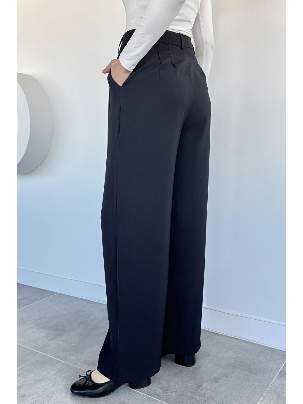 Siyah Kadın Pileli Bol Paça Pantolon-3