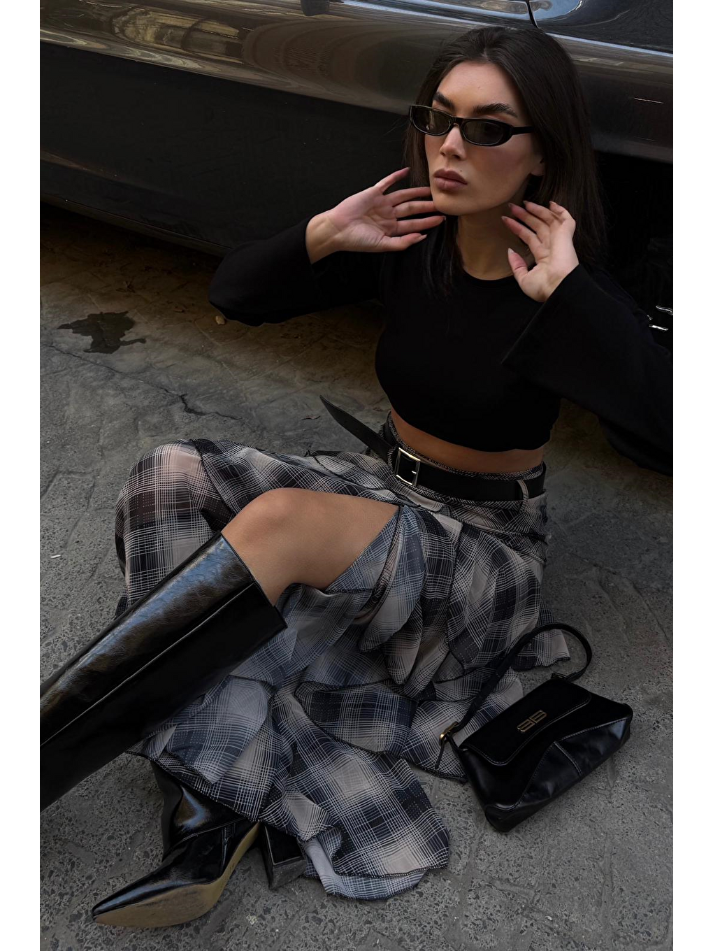 Siyah Kemerli Yırtmaçlı Ekose Desen Volanlı Etek Mg2715-2