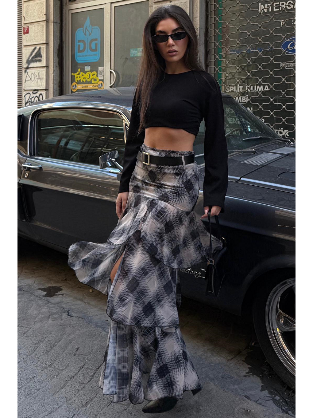 Siyah Kemerli Yırtmaçlı Ekose Desen Volanlı Etek Mg2715-3