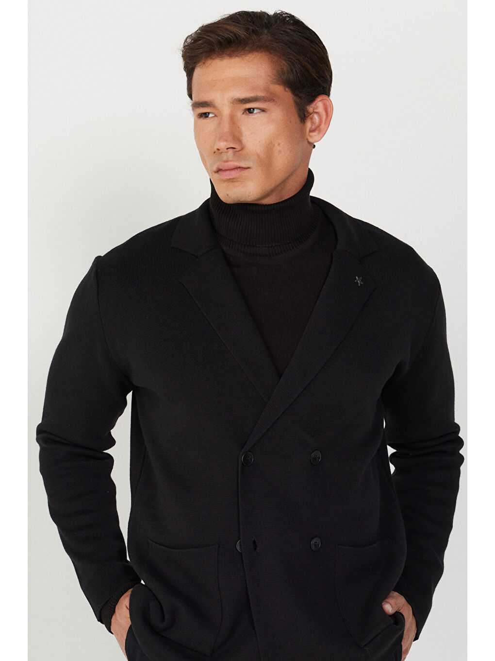 Erkek Siyah Standart Fit Normal Kesim Kruvaze Yaka Triko Ceket-2