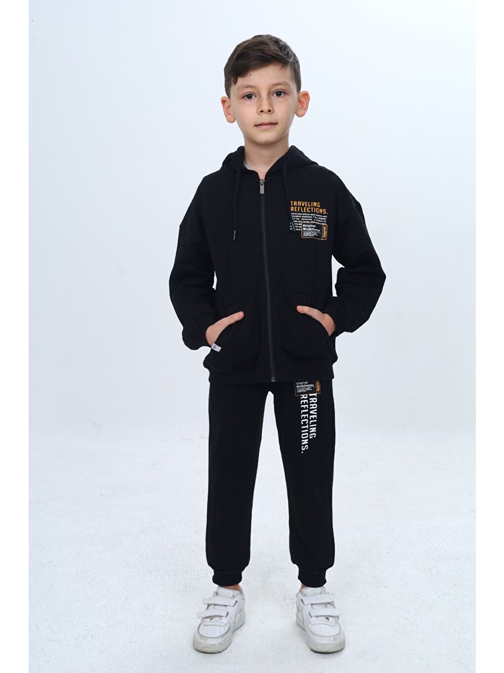 Siyah Erkek Çocuk 2'li Takım Baskılı Kapüşonlu Fermuarlı Sweatshirt & Beli Paçası Lastikli Cepli Jogger Eş