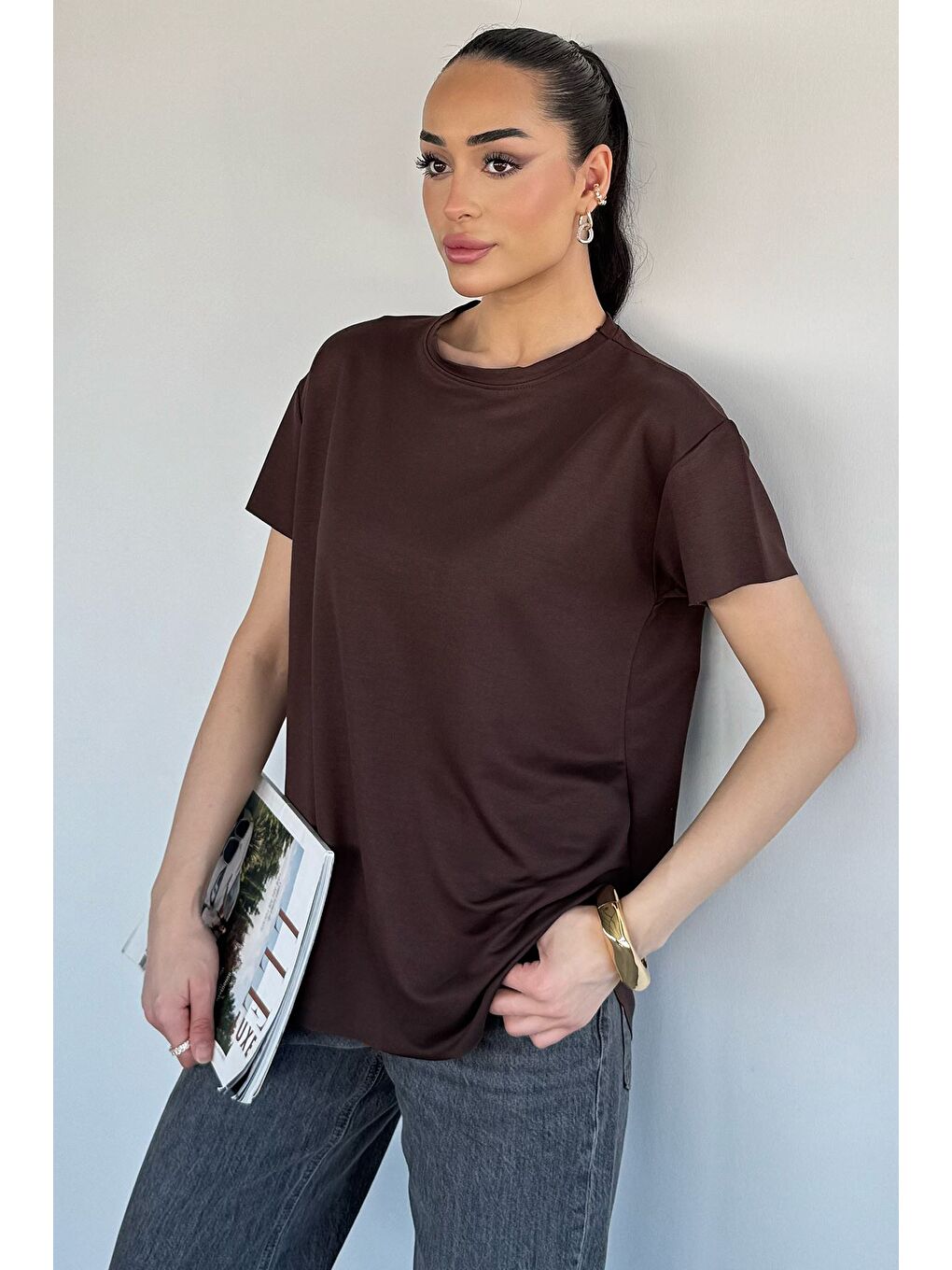 Kahverengi Kadın Bisiklet Yaka Lazer Kesim Tişört