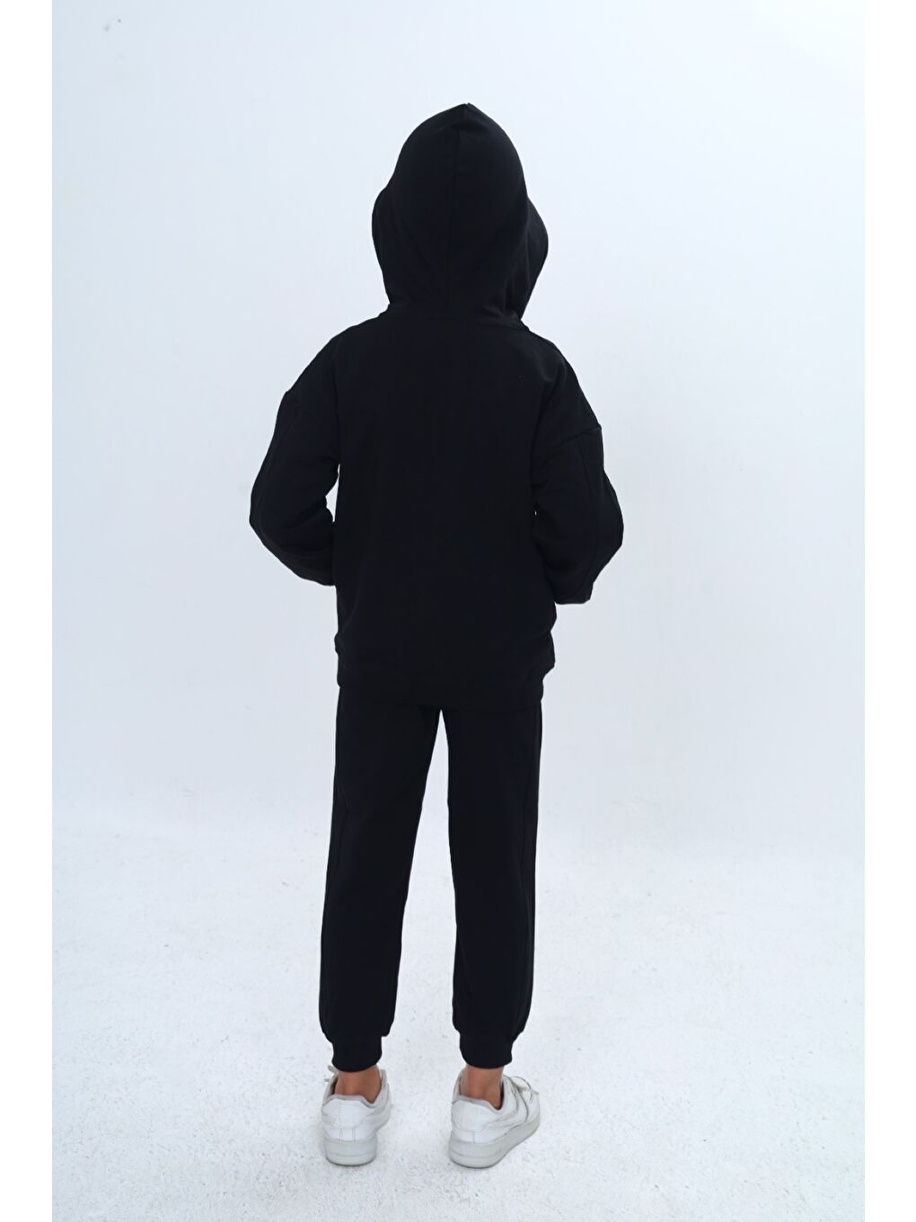 Siyah Erkek Çocuk 2'li Takım Baskılı Kapüşonlu Fermuarlı Sweatshirt & Beli Paçası Lastikli Cepli Jogger Eş-4