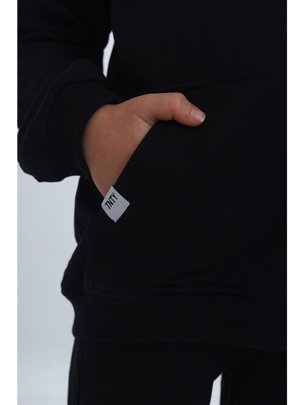 Siyah Erkek Çocuk 2'li Takım Baskılı Kapüşonlu Fermuarlı Sweatshirt & Beli Paçası Lastikli Cepli Jogger Eş-5