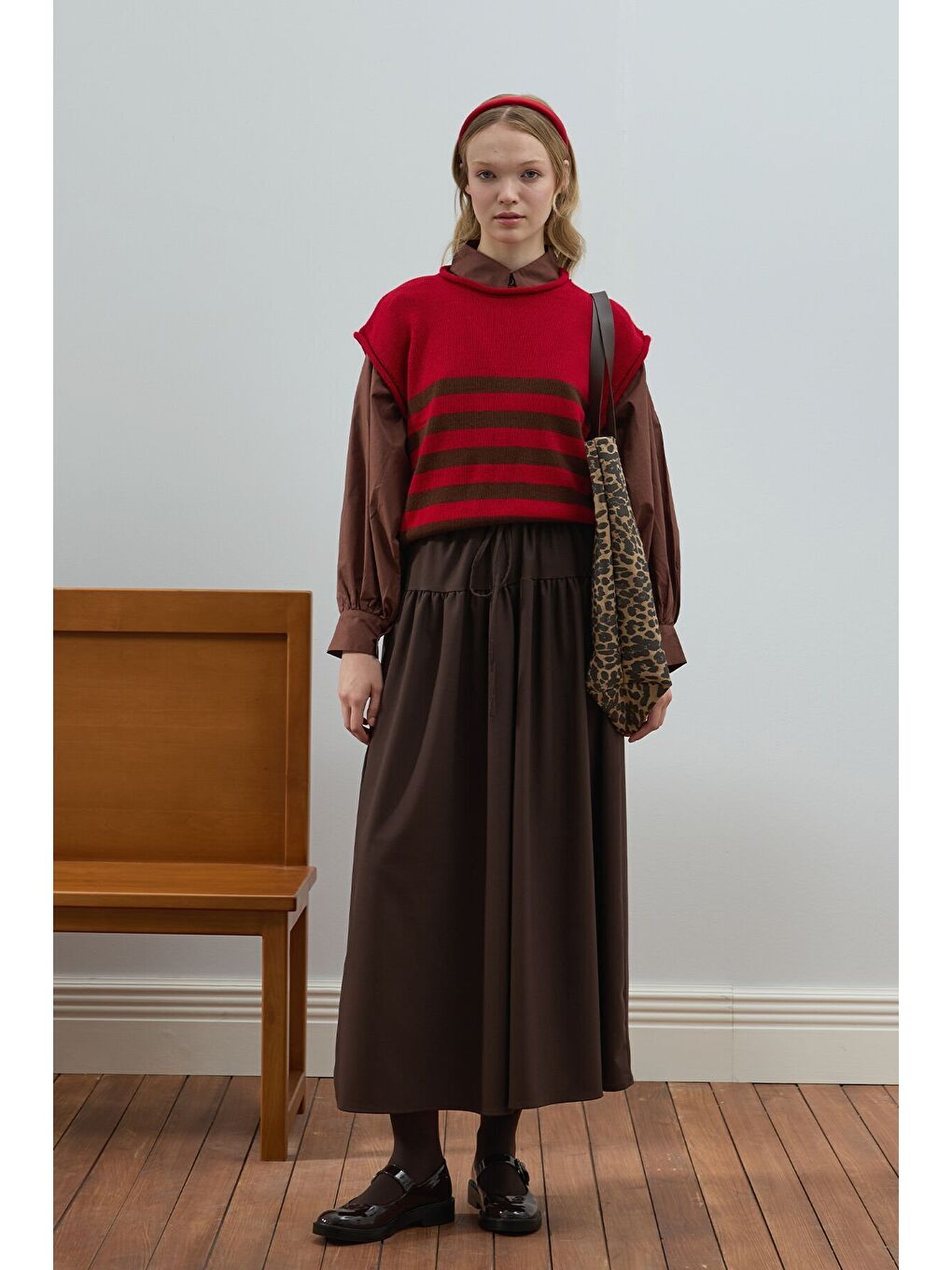 Kırmızı Çizgi Detaylı Süveter-2