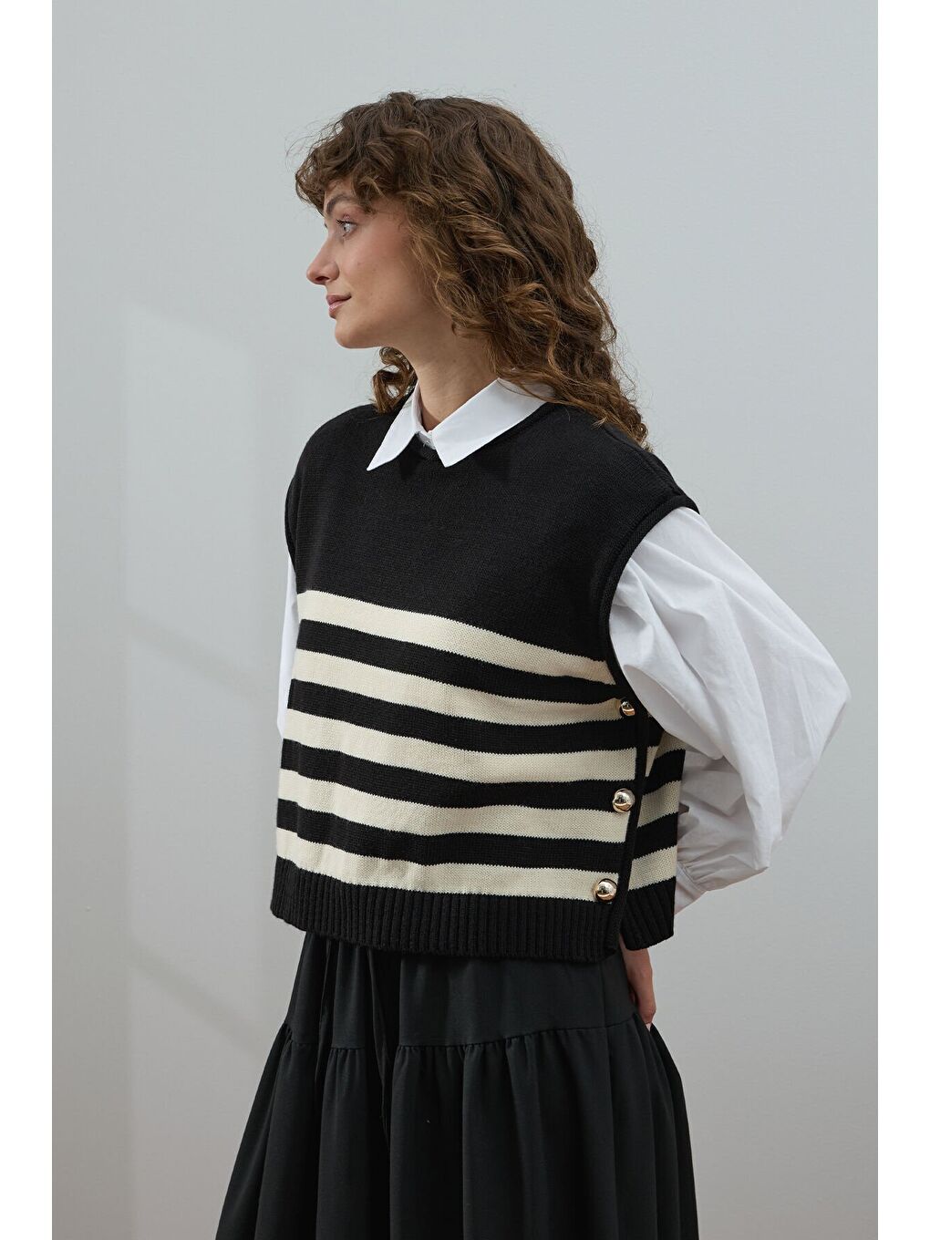 Siyah Çizgi Detaylı Süveter-1