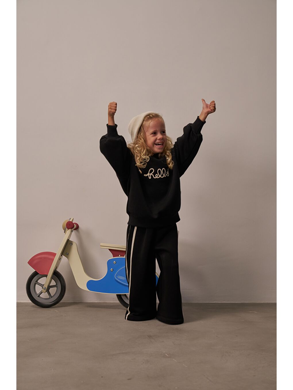 Siyah Hello Nakışlı Alt Üst Takım-1