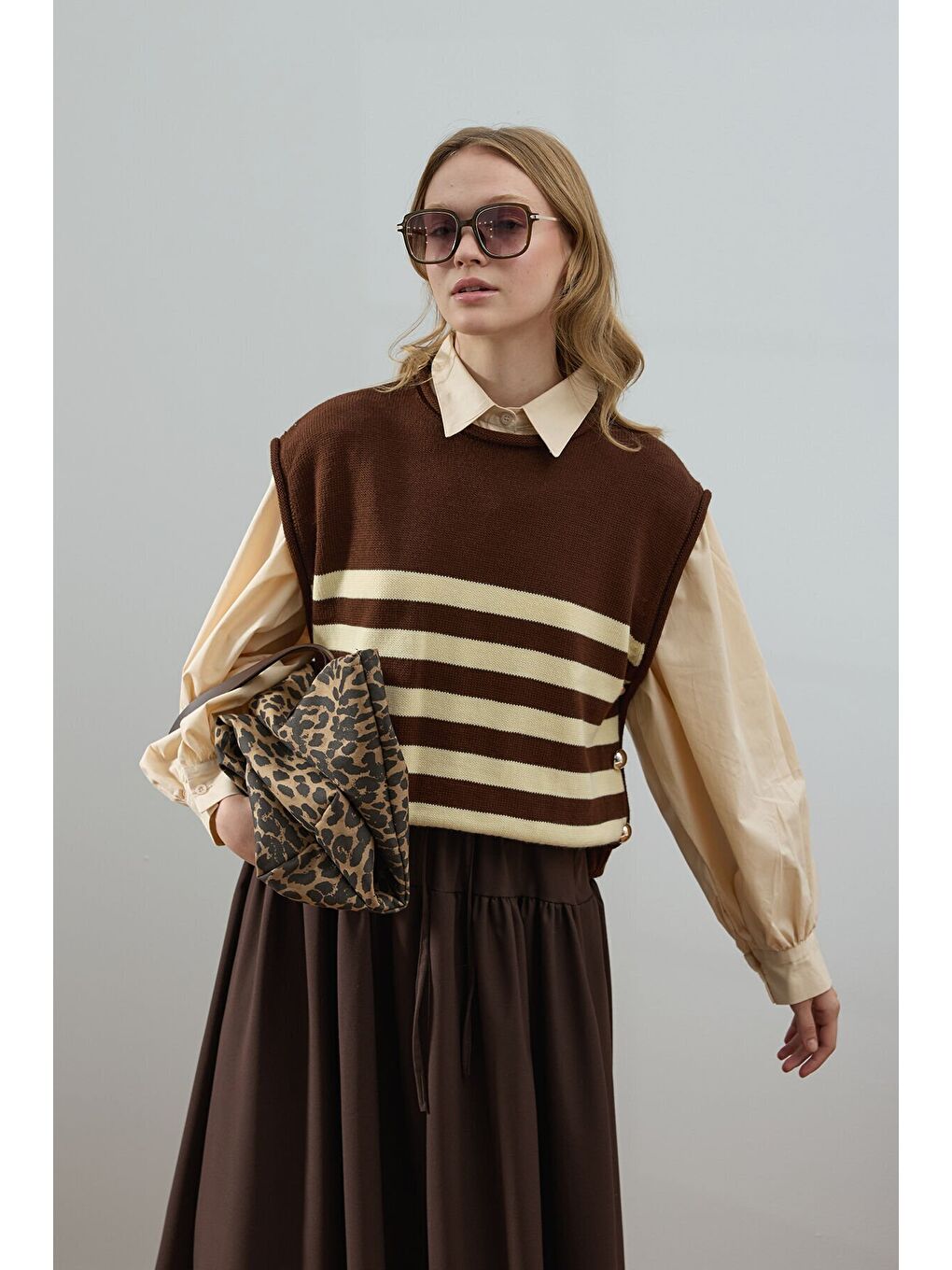 Kahverengi Acı Kahve Çizgi Detaylı Süveter