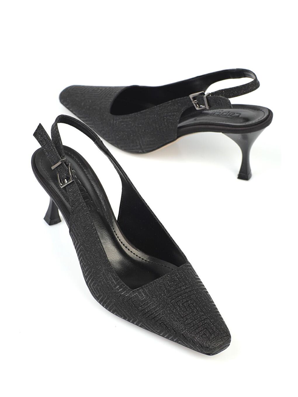 Siyah Arkası Açık Orta Topuklu Kadın Ayakkabı-1