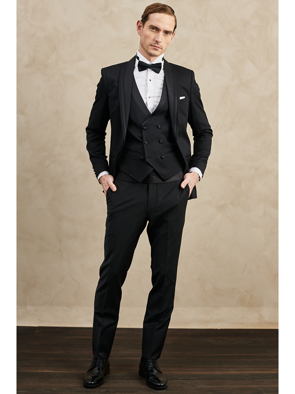 Erkek Siyah Slim Fit Dar Kesim Mono Yaka Desenli Yelekli Smokin Takım-1