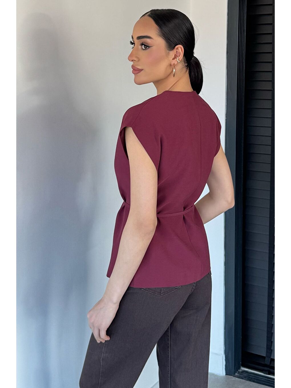 Bordo Kadın Bel Bağlamalı Gold Düğmeli Yelek-3