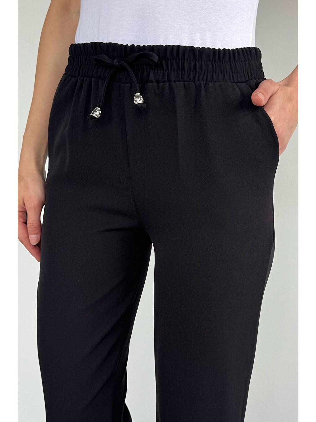 Siyah Kadın Bel Lastikli Kumaş Pantolon-2