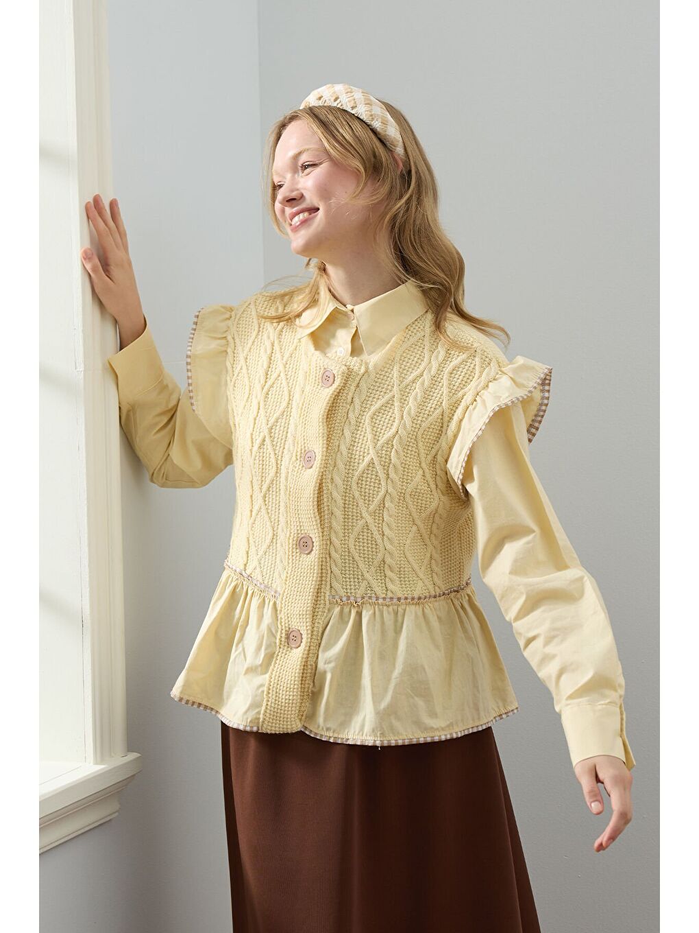 Tereyağ Sarısı Fırfırlı Triko Yelek