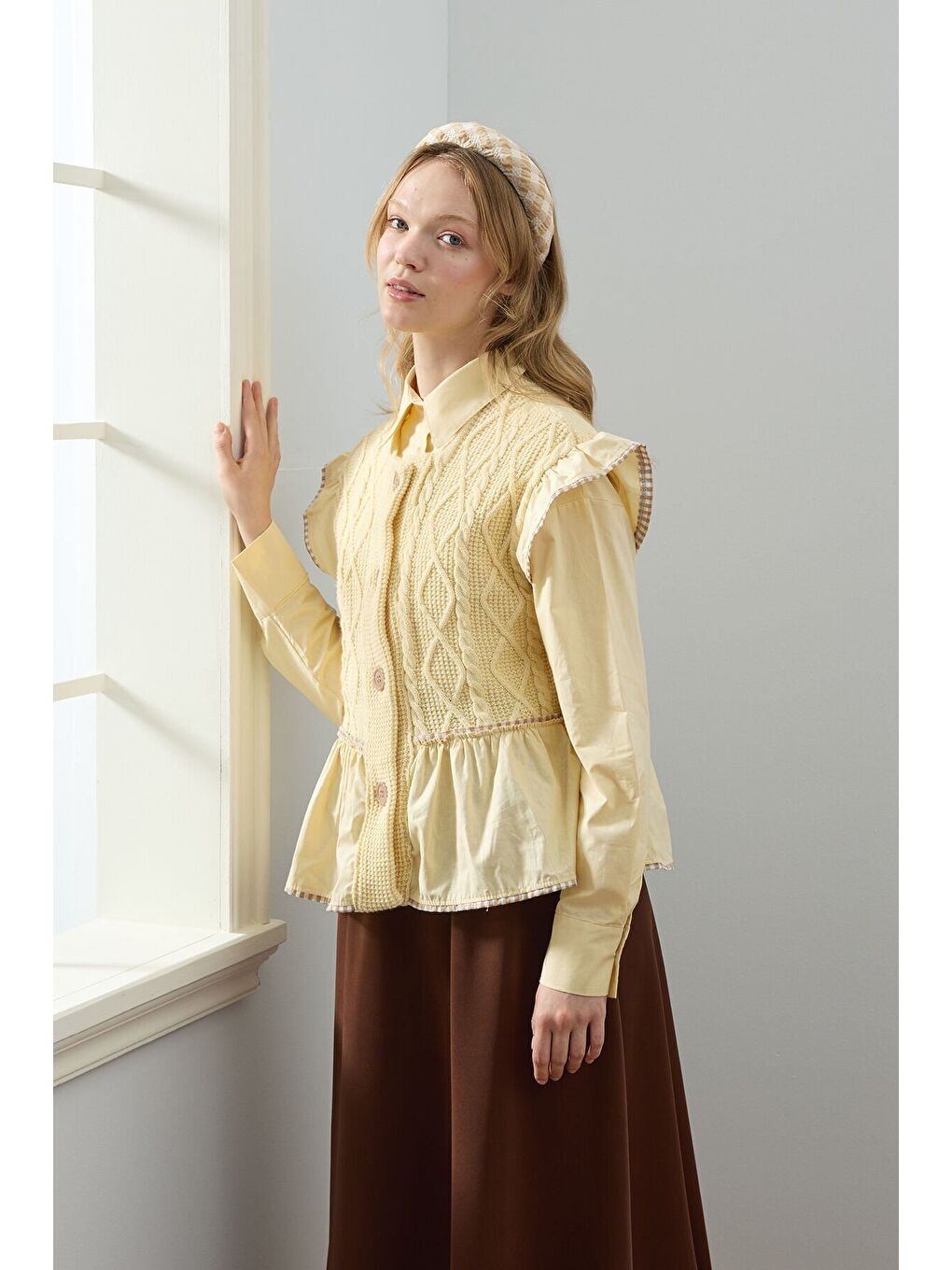 Tereyağ Sarısı Fırfırlı Triko Yelek-1