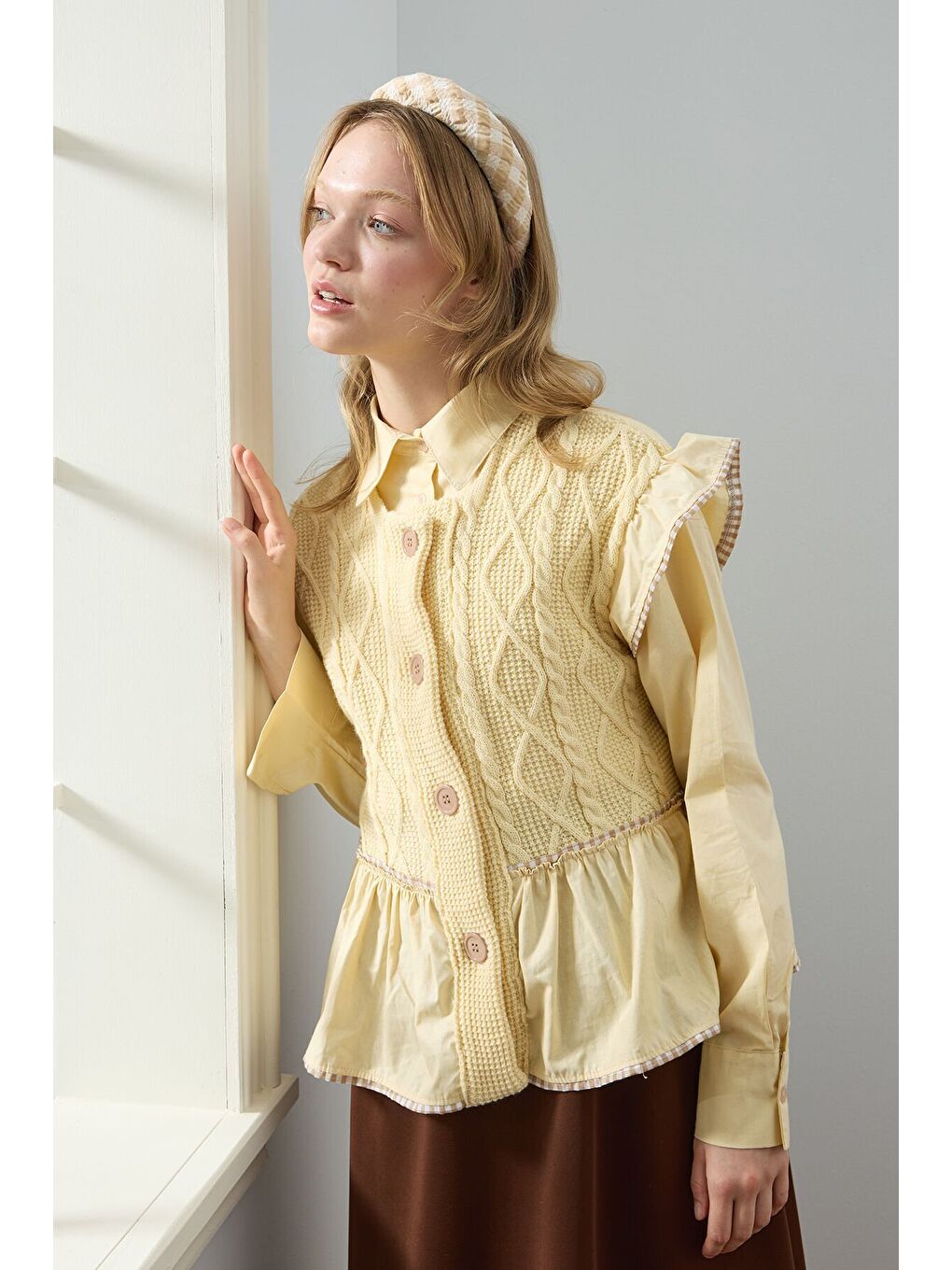 Tereyağ Sarısı Fırfırlı Triko Yelek-2