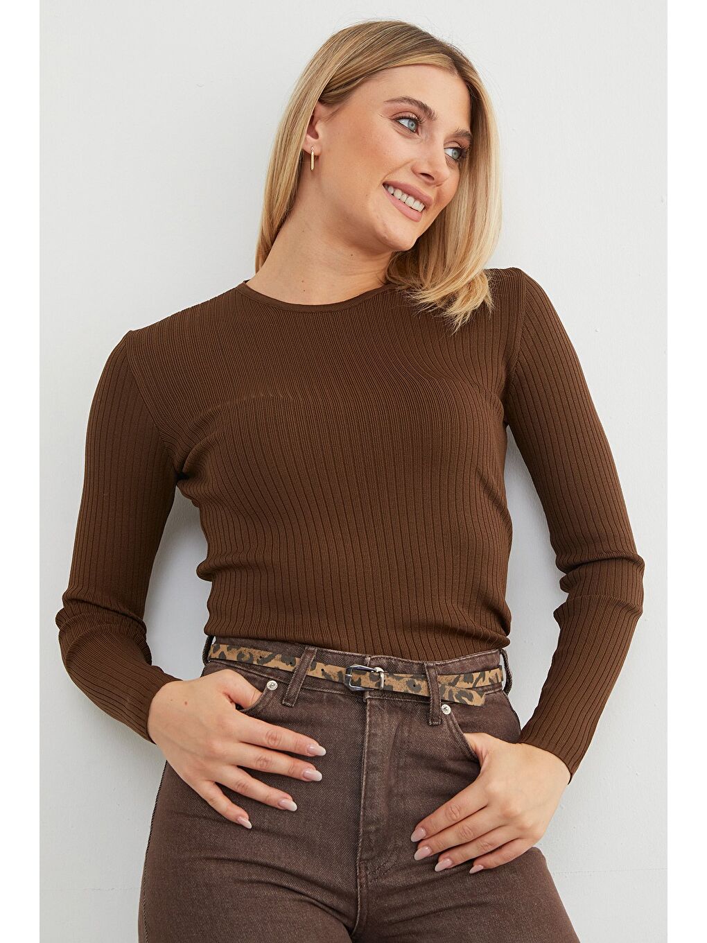 Kahverengi Fitilli Bisiklet Yaka İnce Triko Kazak