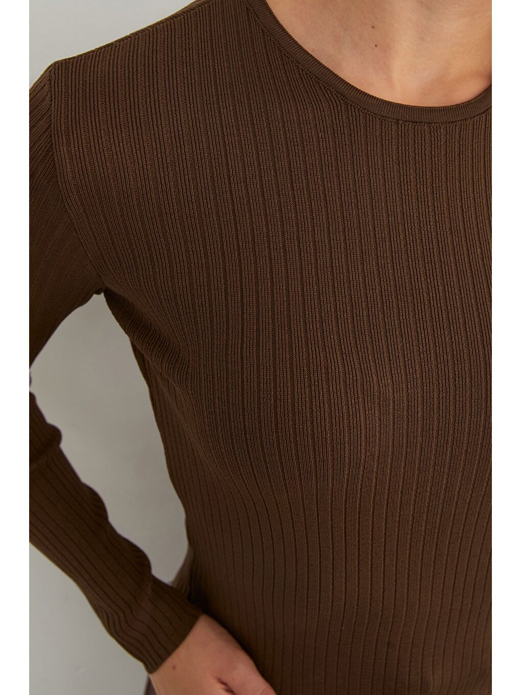 Kahverengi Fitilli Bisiklet Yaka İnce Triko Kazak-2
