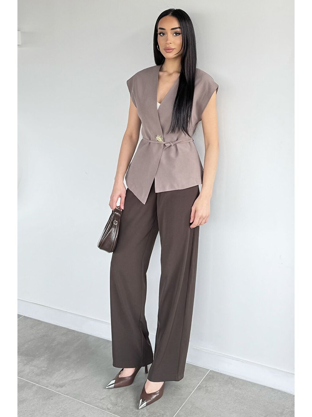 Bej Kadın Bel Bağlamalı Gold Düğmeli Yelek-1