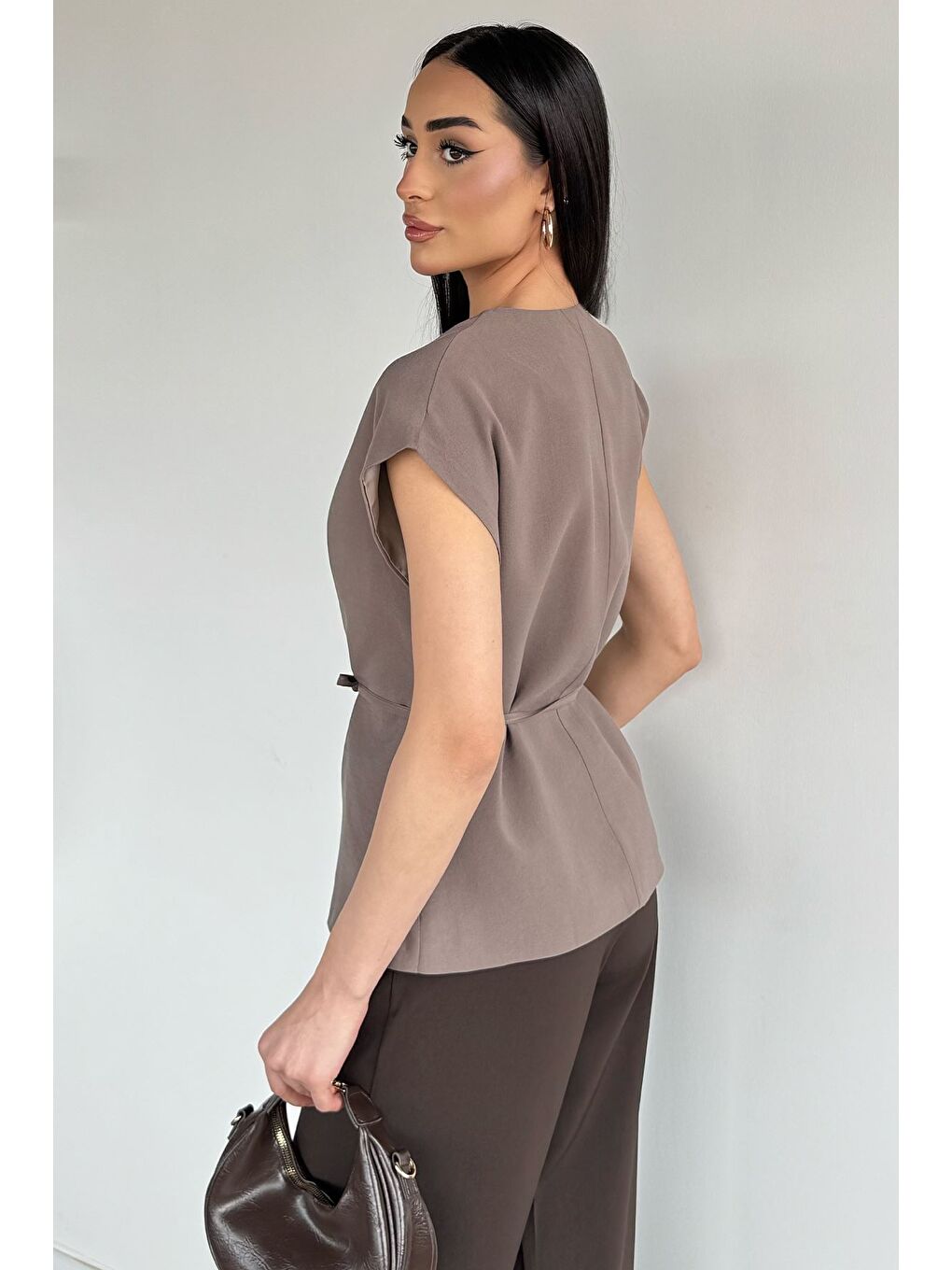 Bej Kadın Bel Bağlamalı Gold Düğmeli Yelek-3