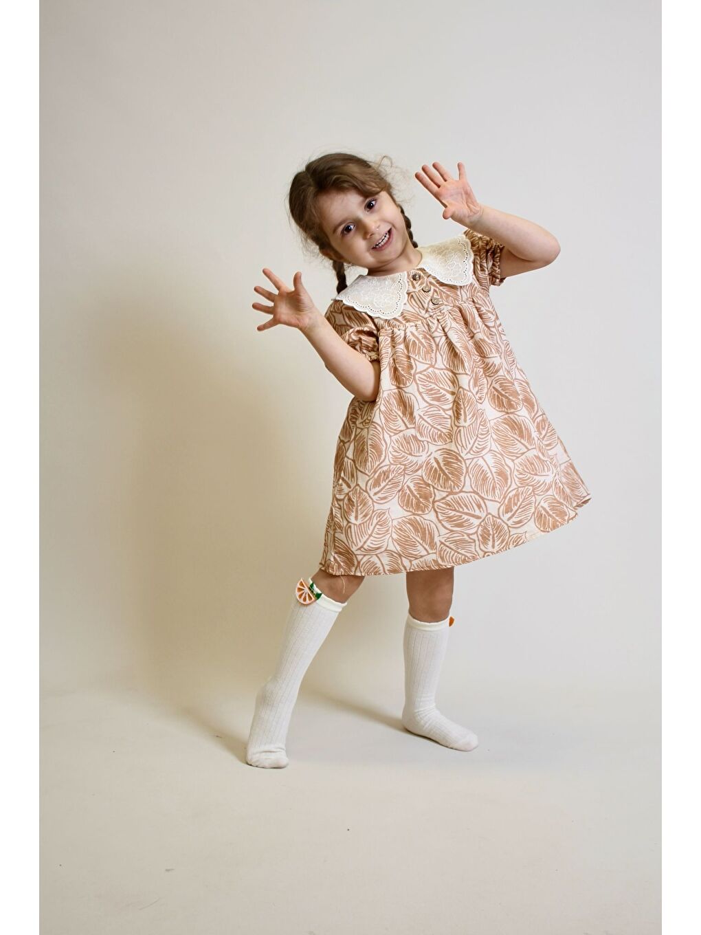 Kahverengi Kız Çocuk Müslin Kumaş Dantel Yakalı Elbise 2-7 Yaş 12245-2
