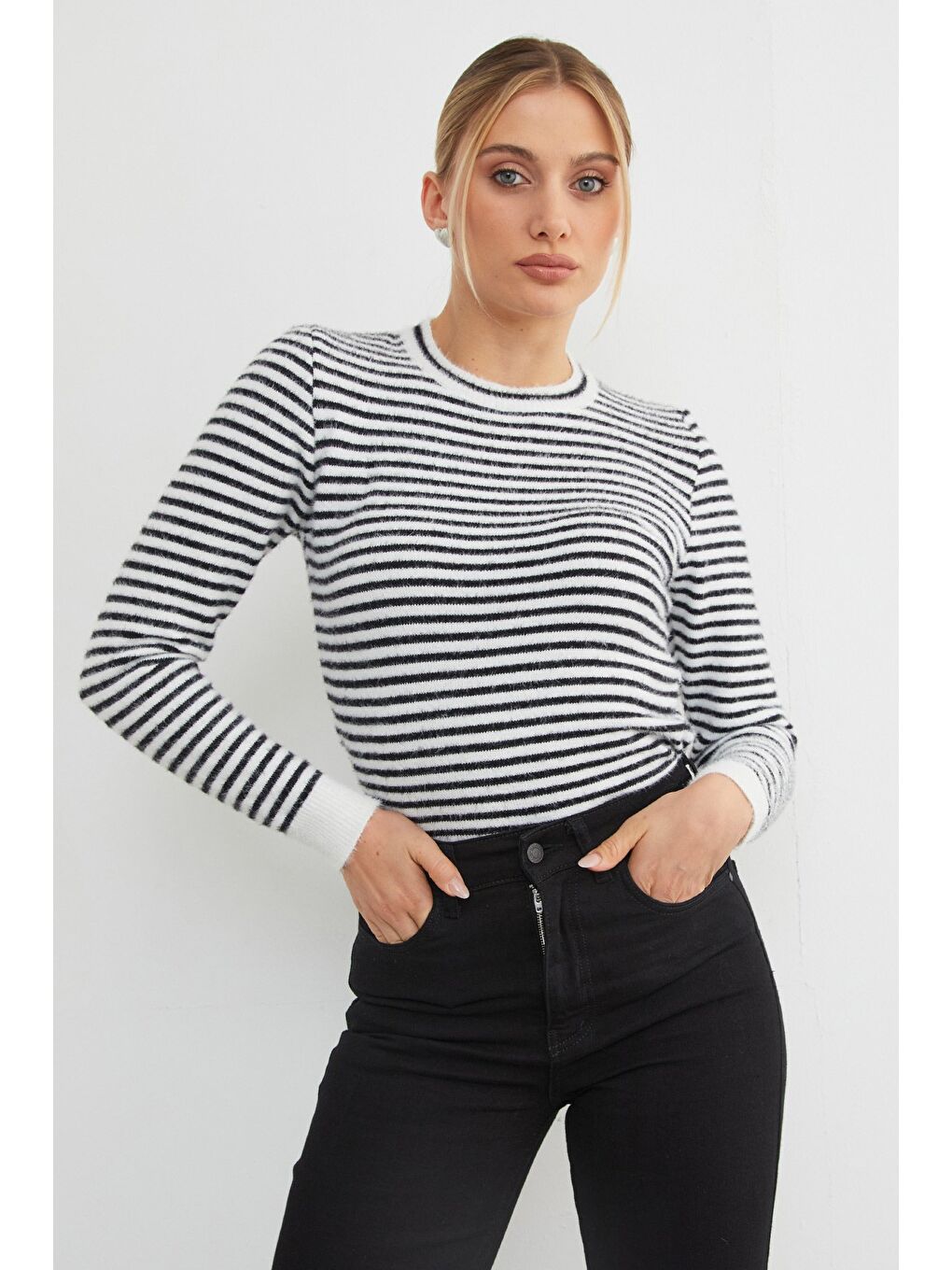 Siyah Çizgili Sakallı Kazak