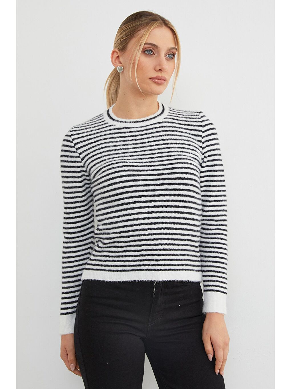 Siyah Çizgili Sakallı Kazak-1