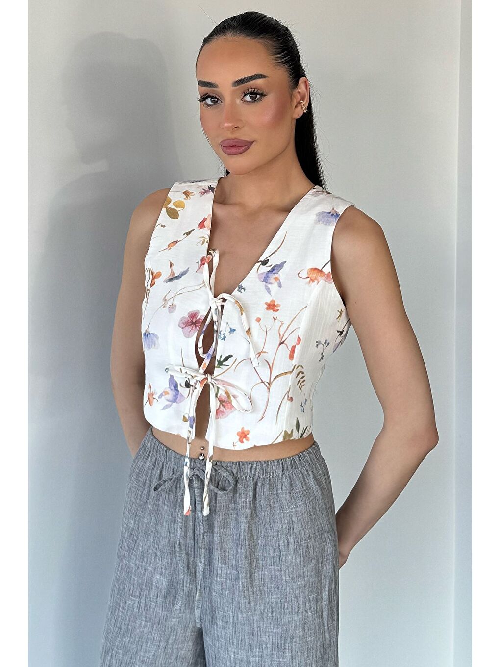 Ekru Kadın Çiçek Baskılı Astarlı Yelek-1