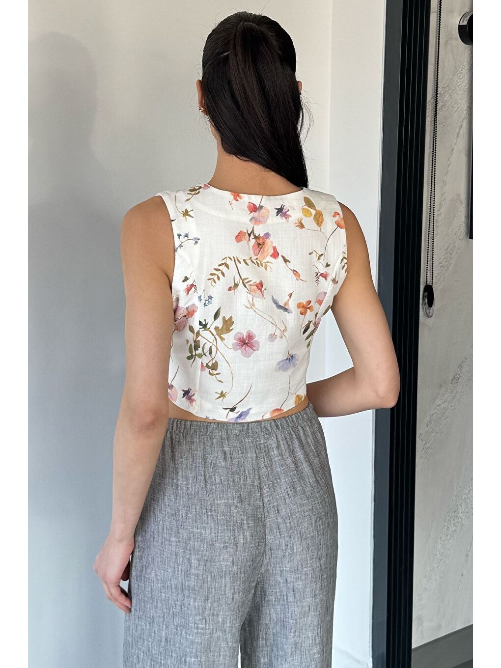 Ekru Kadın Çiçek Baskılı Astarlı Yelek-3