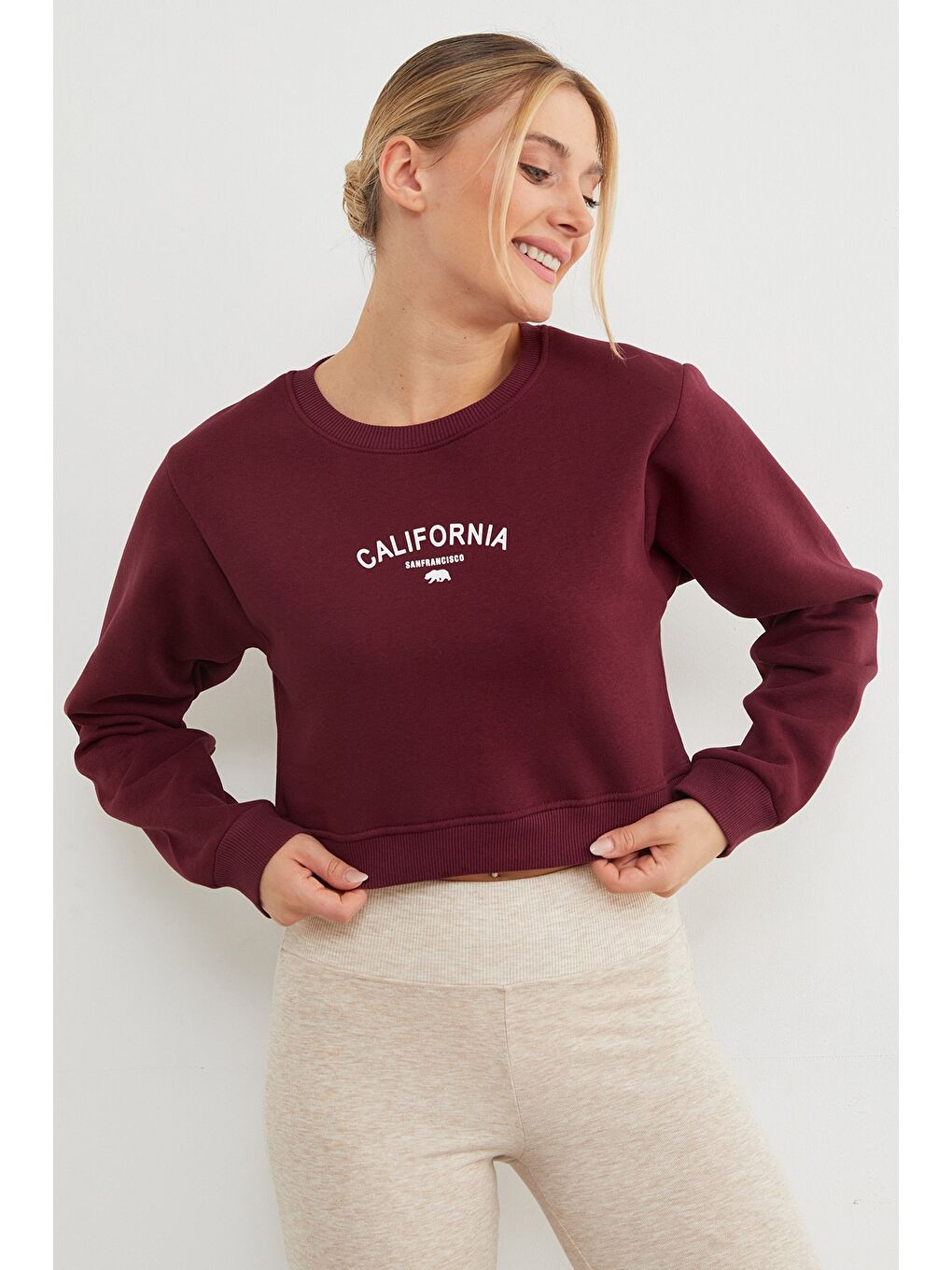 Bordo 3 İplik California Yazı Baskılı Crop Sweatshirt-3