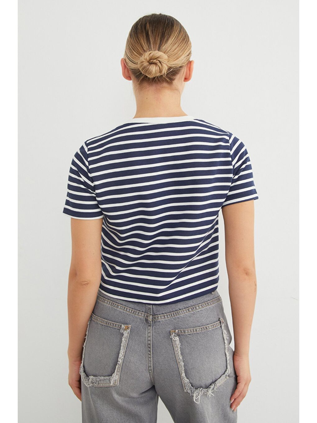 Lacivert Çizgili Bisiklet Yaka Mevsimlik Crop Tişört-3