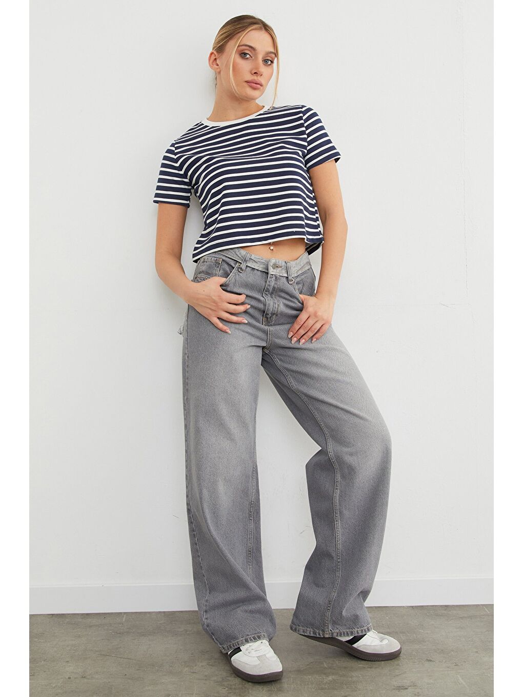 Lacivert Çizgili Bisiklet Yaka Mevsimlik Crop Tişört-4