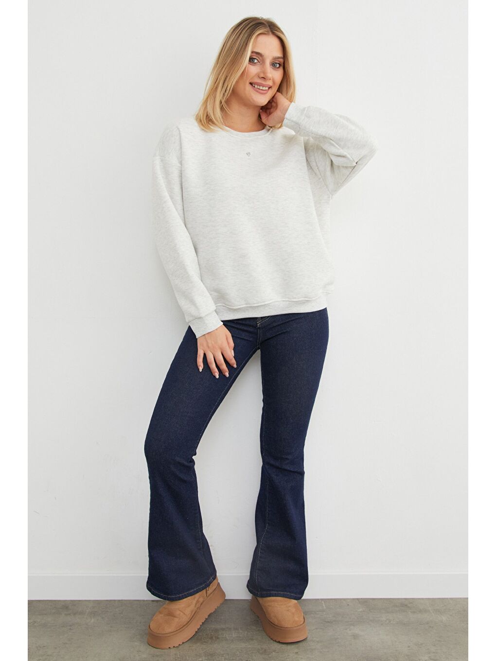 Gri 3 İplik Taşlı Kalp Detaylı Oversize Sweatshirt-1