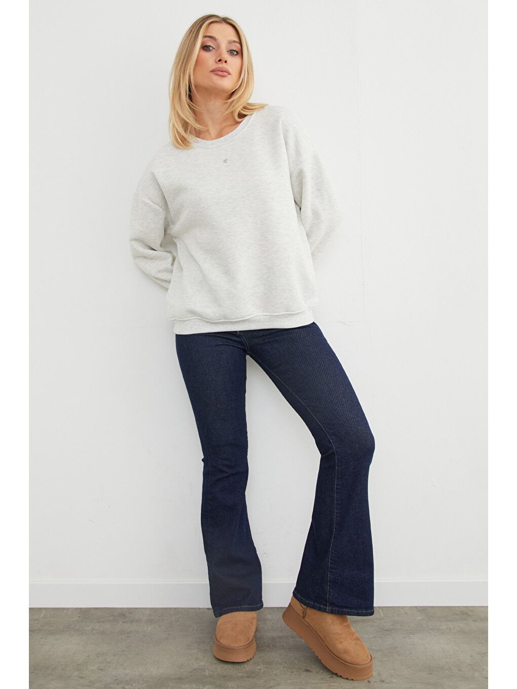 Gri 3 İplik Taşlı Kalp Detaylı Oversize Sweatshirt-3