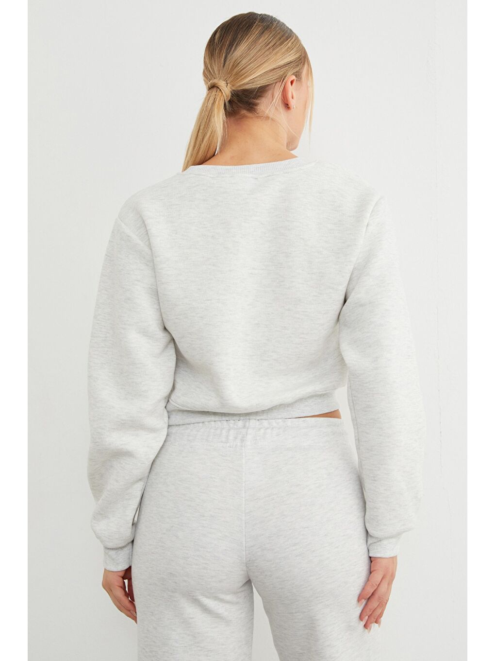 Gri 3 İplik Fiyonk Nakışlı Crop Sweatshirt-4