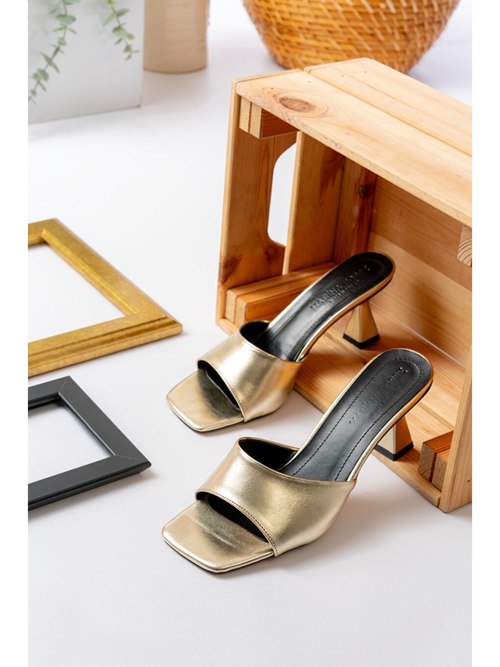 Sarı Kadın Lena Metalik Gold Cilt Terlik-1