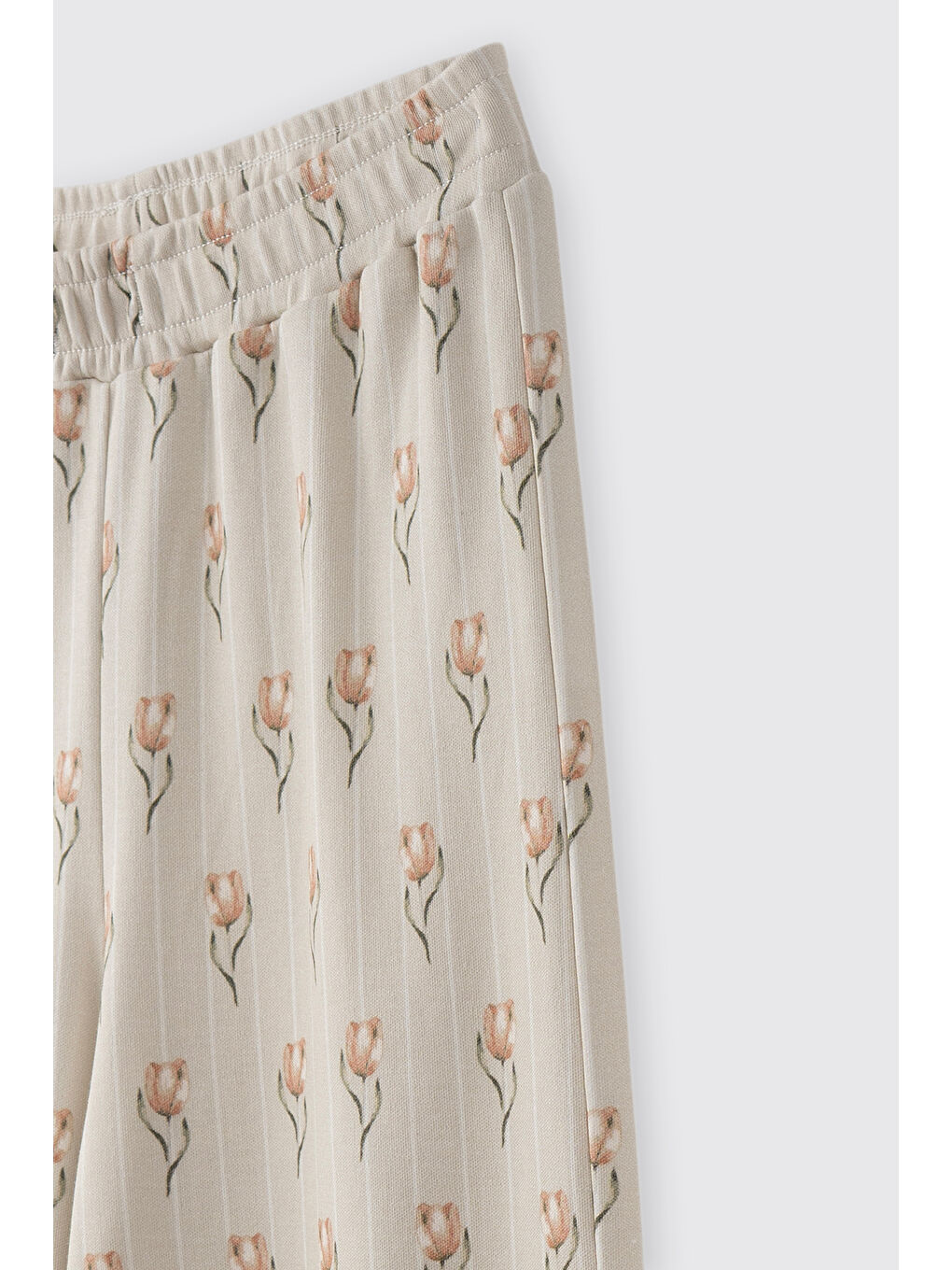 Bej Kız Çocuk Çiçek Desenli Pijama Takımı BEJ-4