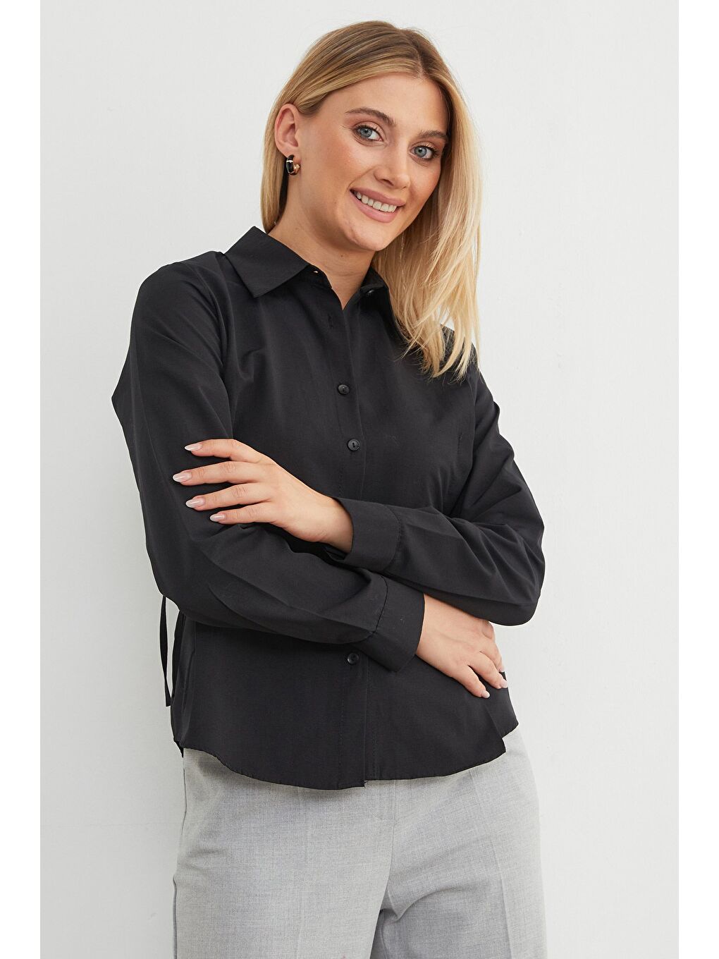 Siyah Basic Yanı Bağlama Detaylı Gömlek-3