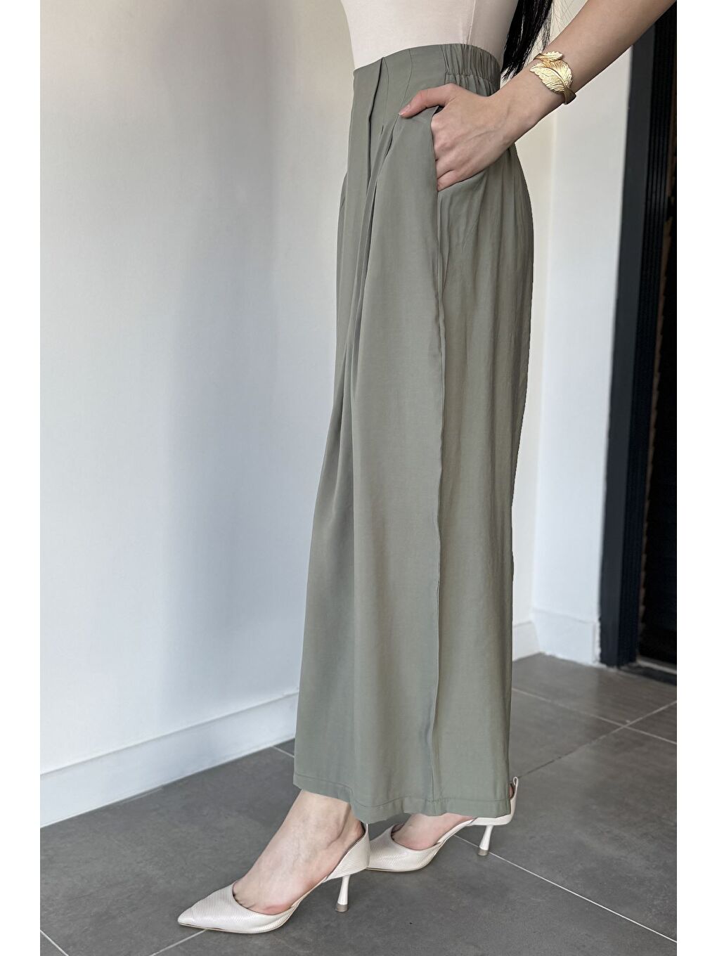 Haki Perry Kadın Pileli Bol Kesim Pantolon-1