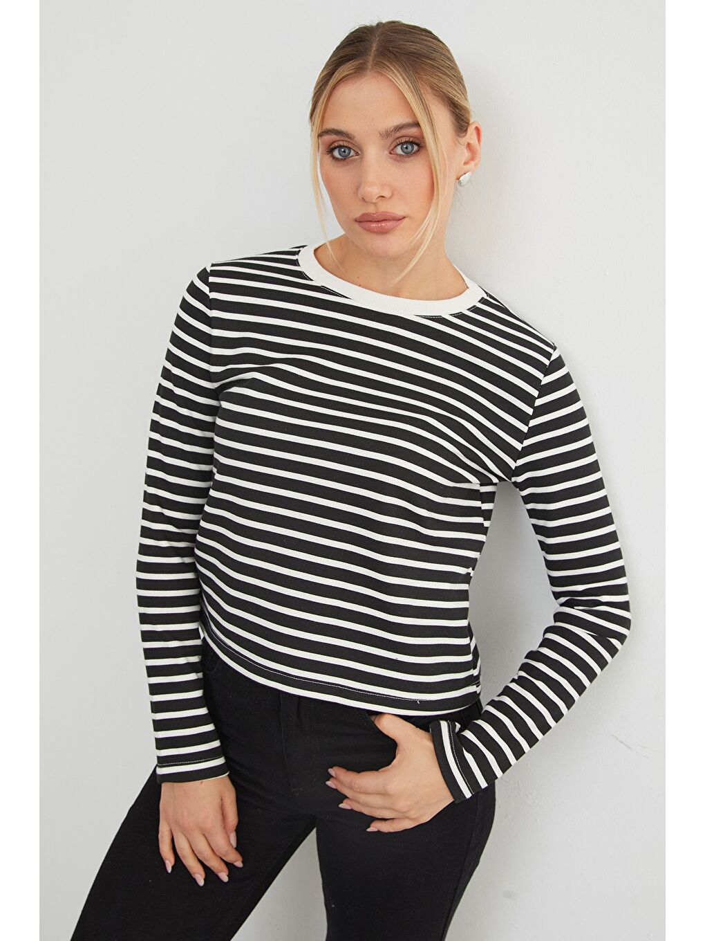 Siyah 3 İplik Şardonsuz Çizgili Bisiklet Yaka Sweatshirt