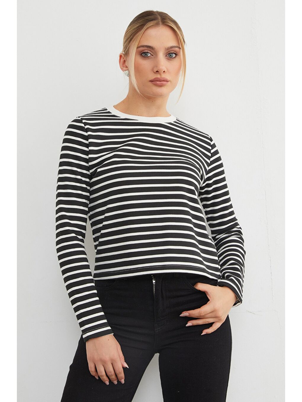 Siyah 3 İplik Şardonsuz Çizgili Bisiklet Yaka Sweatshirt-2