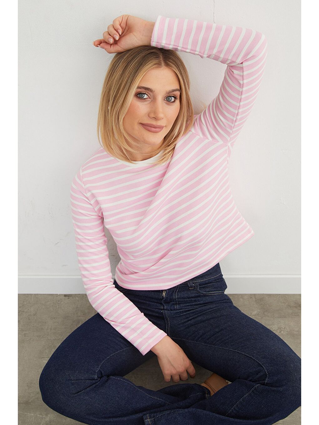 Pembe 3 İplik Şardonsuz Çizgili Bisiklet Yaka Sweatshirt-2