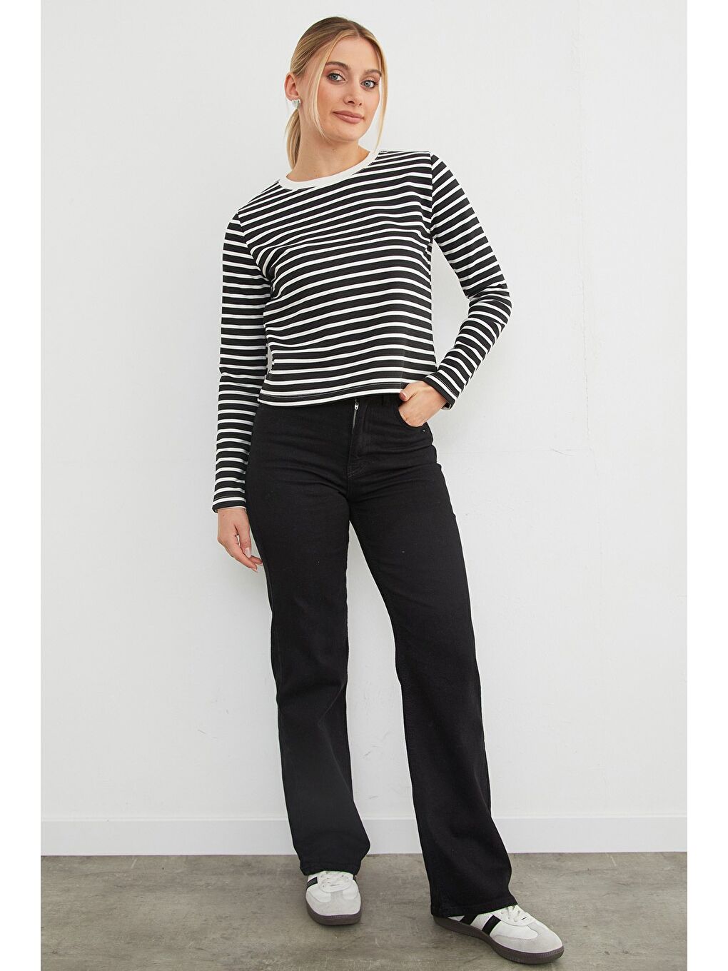 Siyah 3 İplik Şardonsuz Çizgili Bisiklet Yaka Sweatshirt-4