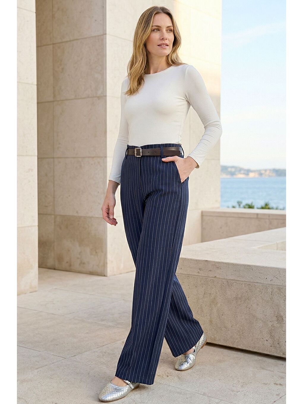 Lacivert Kadın Kemerli Çizgili Bol Paça Pantolon-1