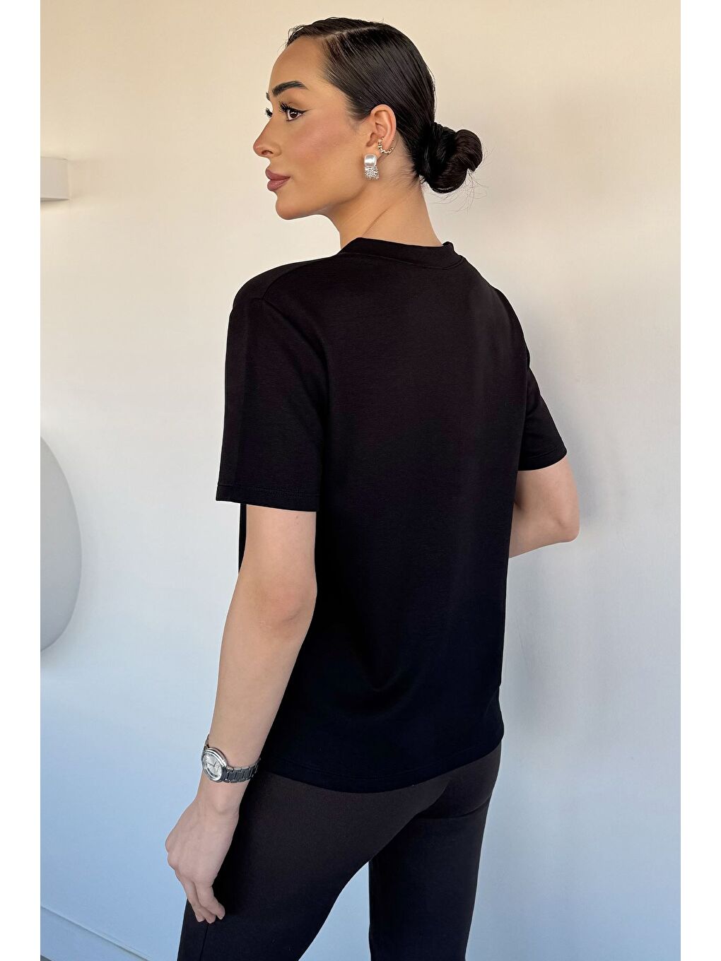 Siyah Kadın V Yaka Basic Tişört-3