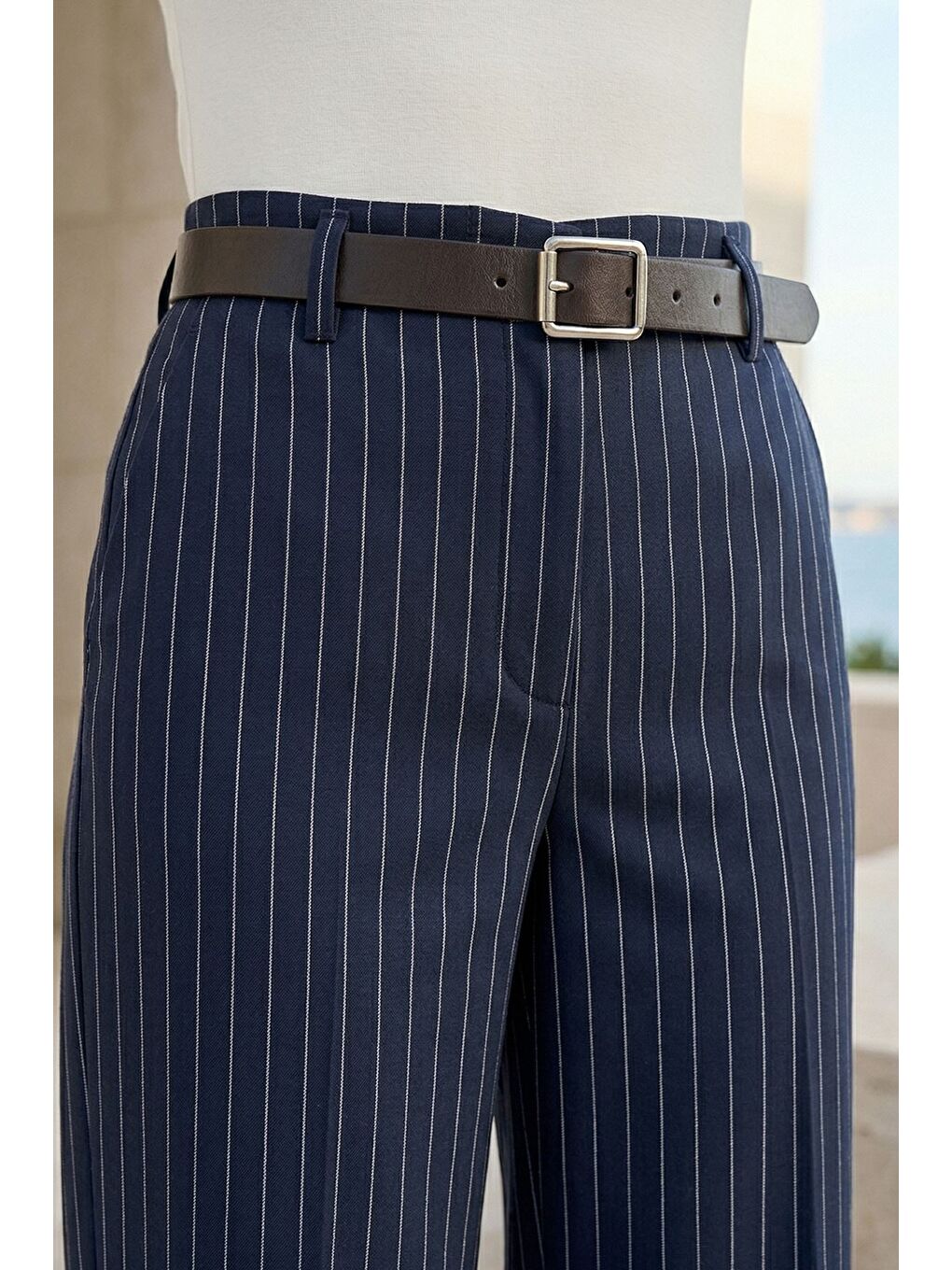 Lacivert Kadın Kemerli Çizgili Bol Paça Pantolon-2