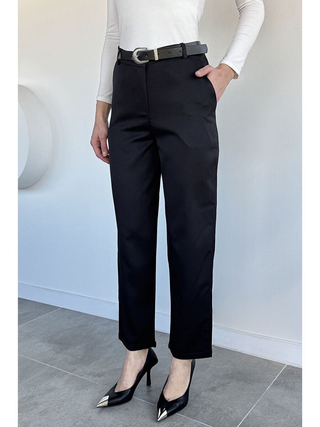 Siyah Kadın Kemerli Duble Paça Pantolon-1