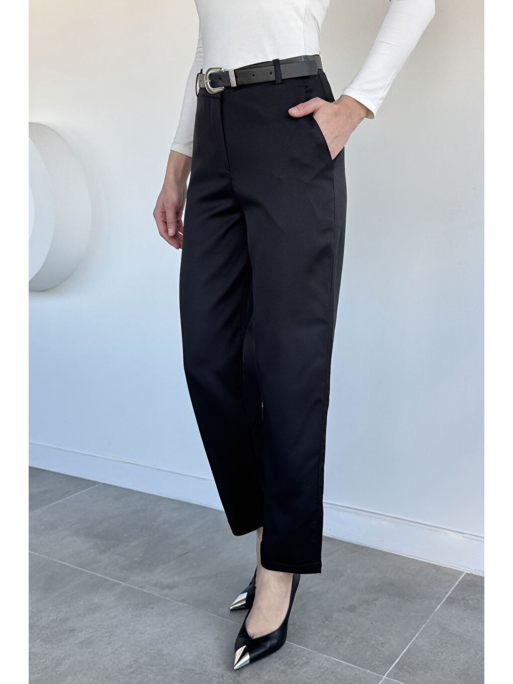 Siyah Kadın Kemerli Duble Paça Pantolon-2