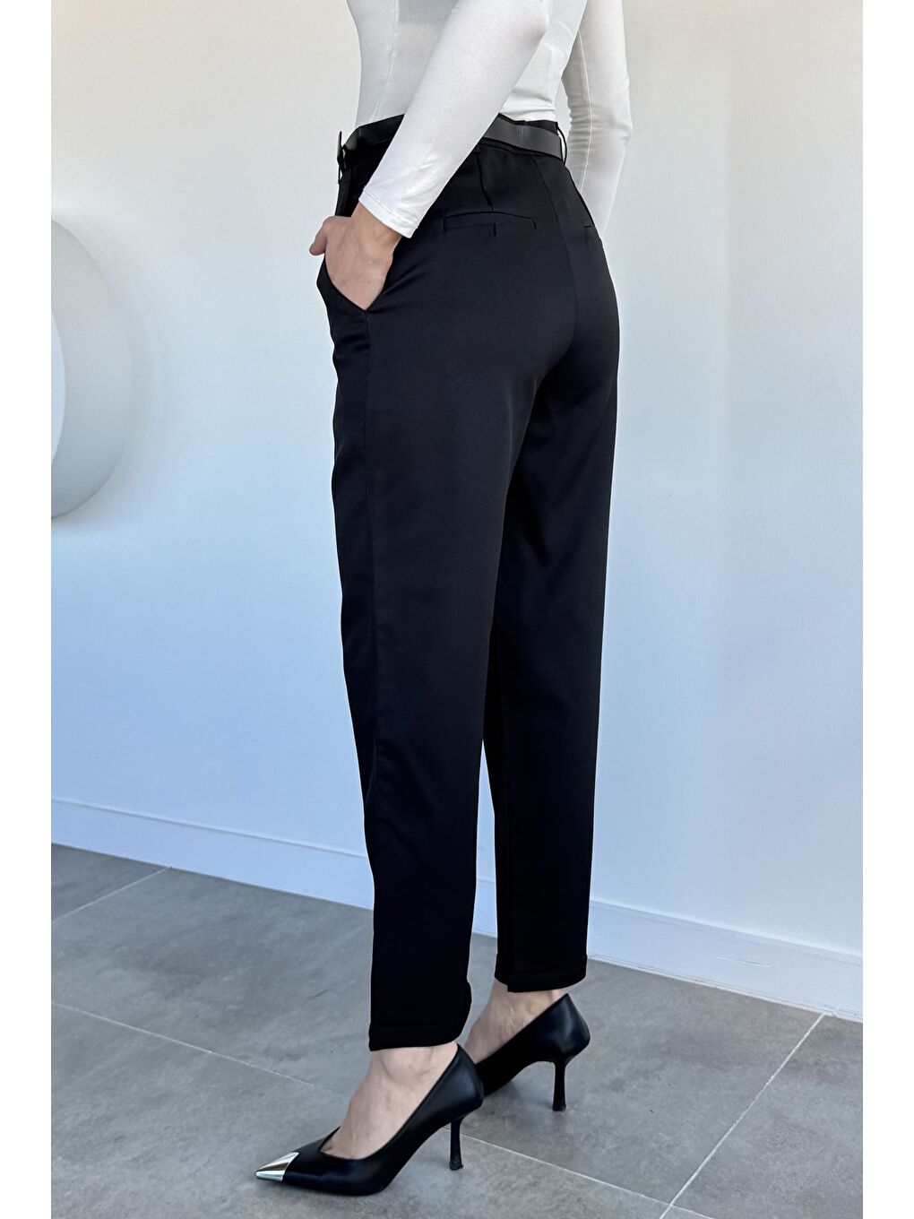 Siyah Kadın Kemerli Duble Paça Pantolon-3