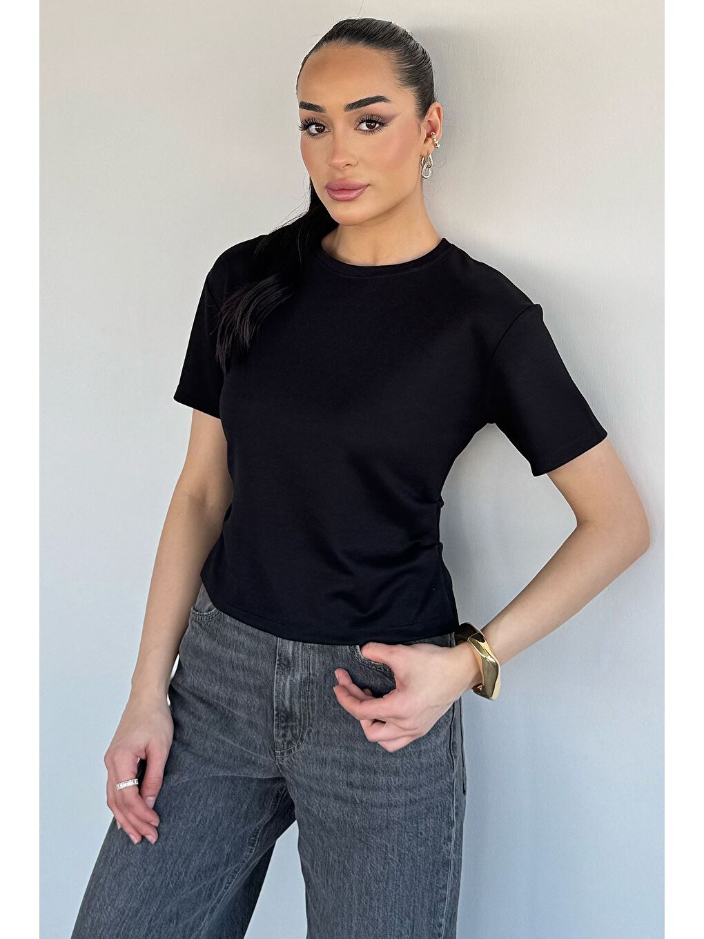 Siyah Kadın Bisiklet Yaka Yan Büzgü Detaylı Tişört