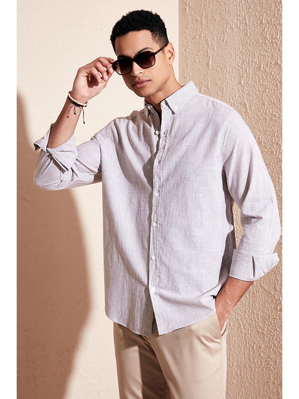 Kahverengi Pamuklu Regular Fit Düğmeli Yaka Gömlek Cf24s116488